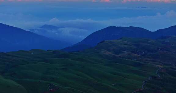 云南自然风光大山山上景观高山峡谷