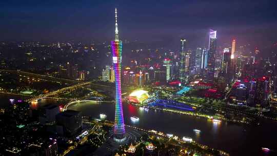 广州塔夜景鸟瞰，繁华都市灯火璀璨