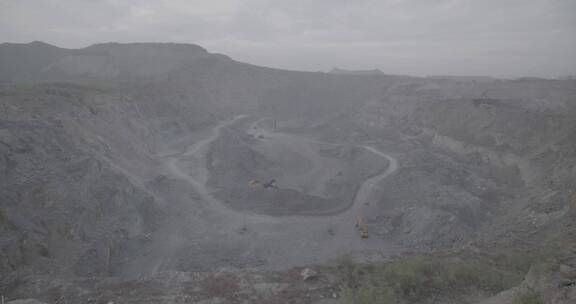 大型露天铁矿开采作业LOG
