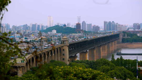 武汉长江大桥车流黄鹤楼背景 组镜