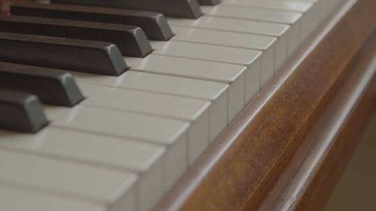 钢琴黑白键特写拍摄视频素材模板下载