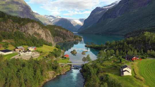 美丽的自然挪威自然景观Lovatnet湖
