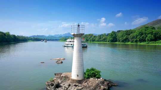 广西桂林黄牛峡漓江旅游船