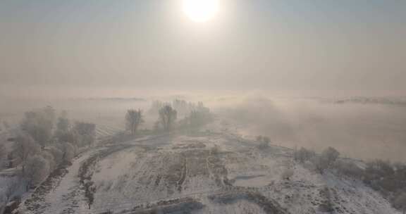 被雪覆盖的村庄航拍全景