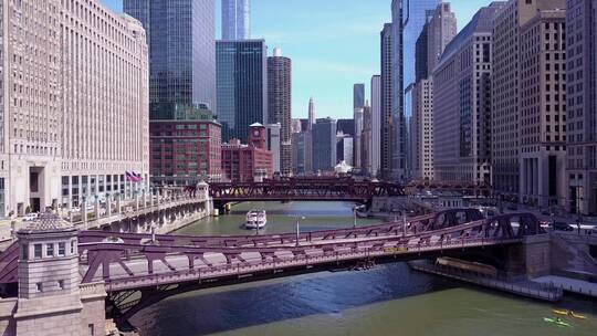 市中心跨河大桥视频素材模板下载
