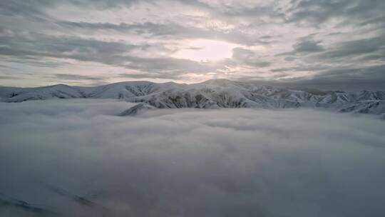 青海青藏高原橡皮山雪山云海航拍盛景视频素材模板下载