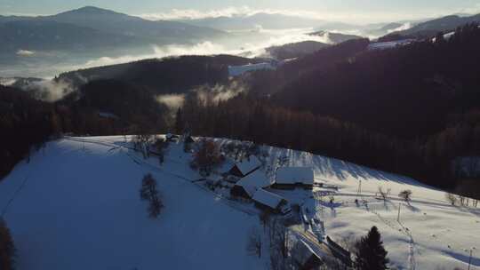 山，雪，房子，森林