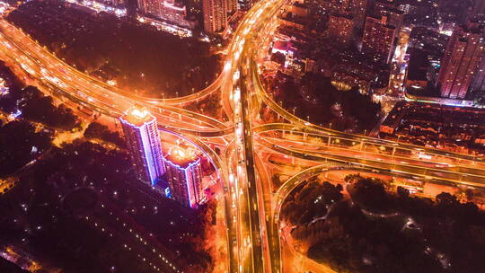 上海延安路高架夜晚交通车流