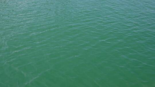 碧绿的湖面视频素材模板下载