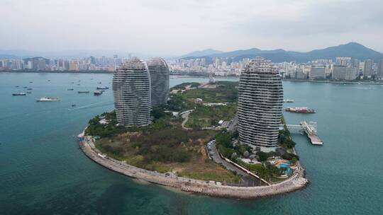 海南三亚城市凤凰岛阴天风光