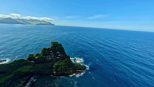 FPV穿越机无人机航拍大海海浪海岸群岛海鸟