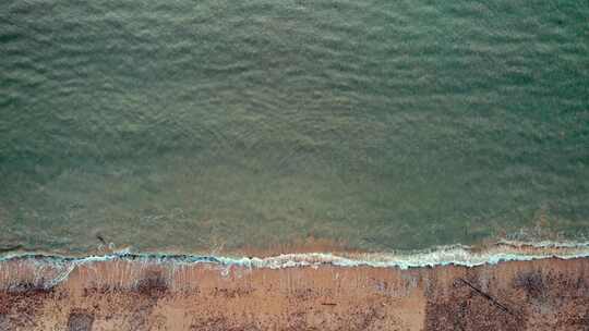 海浪沙滩