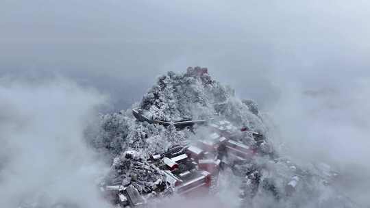 湖北武当山天柱峰金顶太和宫雪后云海航拍