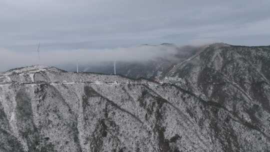 4K航拍冬季湖北九宫山风车山雪山云海