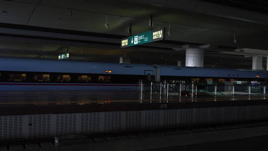 复兴号高铁驶出车站视频素材模板下载