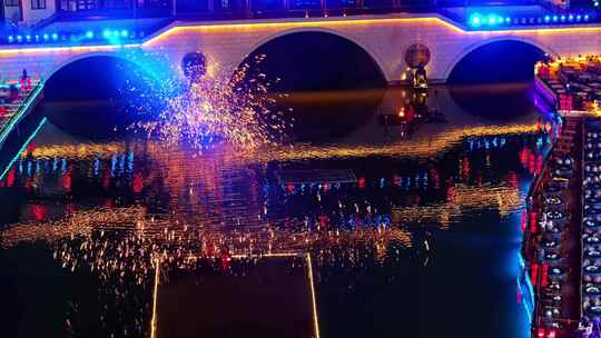中国非遗表演打铁花火壶演出夜景古镇航拍