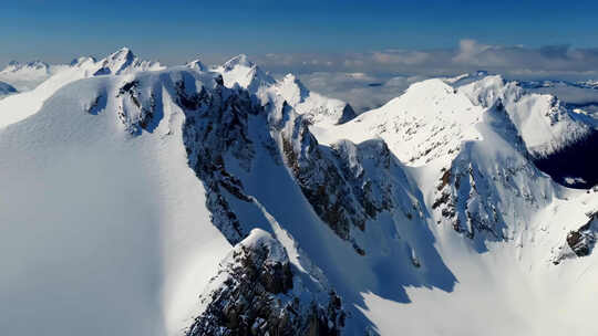 大气雪山山峰航拍空镜