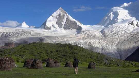 西藏萨普神山