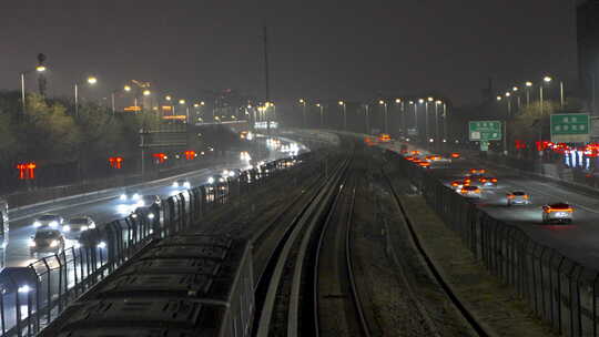 北京夜晚城市地铁车流空气污染雾霾