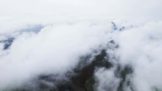 桂林山水烟雨漓江兴坪古镇航拍风光4K