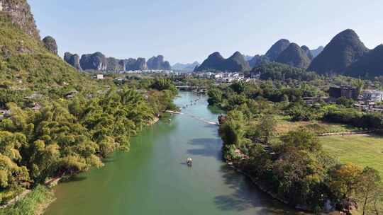 广西桂林阳朔山水遇龙河竹筏漂流航拍