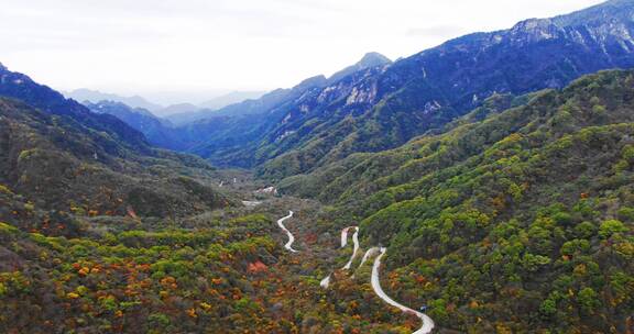 航拍陕西西安秦岭分水岭4K秋景