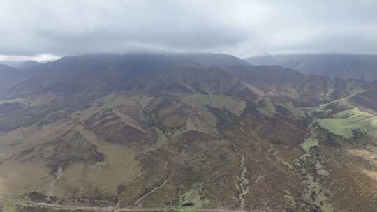 大西北入秋后的草原高山航拍