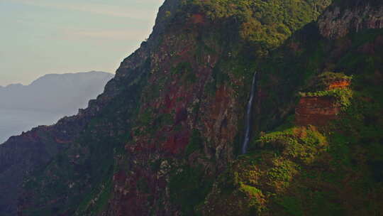 令人惊叹的马德拉岛北海岸的镜头葡萄牙马德