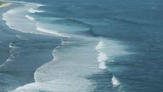 大海航拍，壮阔海岸线波浪航拍