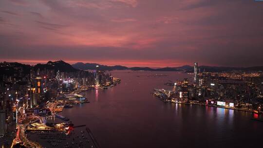 香港维多利亚港的晚霞，绚丽色彩画面唯美