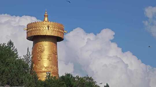 独克宗古城最大转经筒藏传佛教宗教建筑视频素材模板下载