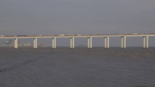 杭州湾海边城市岛屿礁石海浪