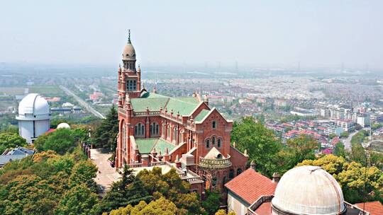 上海市佘山山顶建筑风光