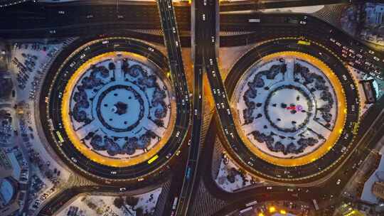 中国黑龙江哈尔滨公路大桥夜晚雪景航拍