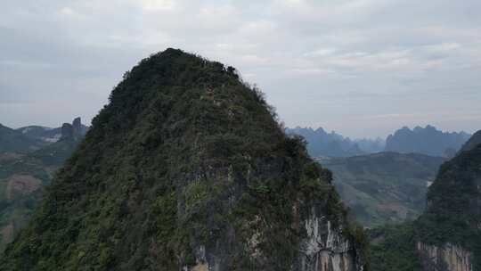 广西桂林阳朔漓江湾大面山航拍