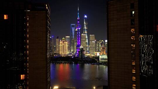 上海外滩陆家嘴建筑群夜景航拍4K原创