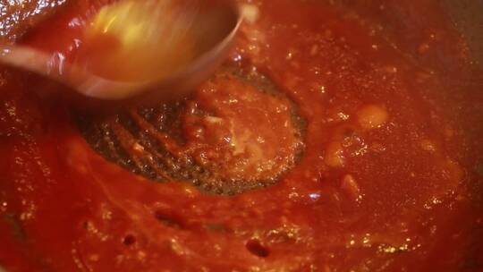 厨师炒制番茄酱酸甜料汁 (6)视频素材模板下载