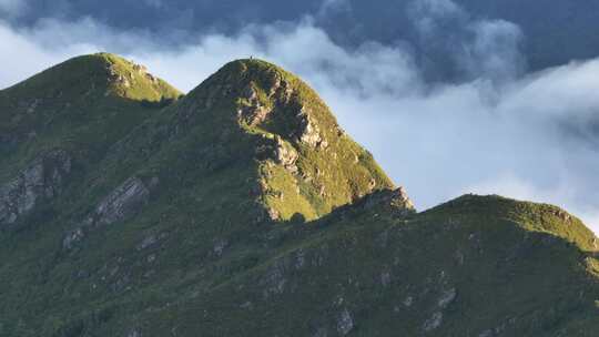 信宜茶山镇公婆石，十二灶顶云海航拍