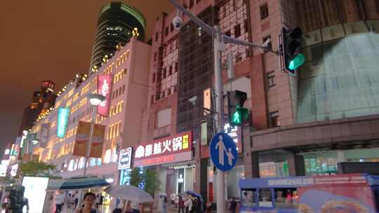 上海黄浦区南京东路步行街外滩夜晚夜景街景