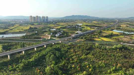 高铁火车复兴号行驶中的火车