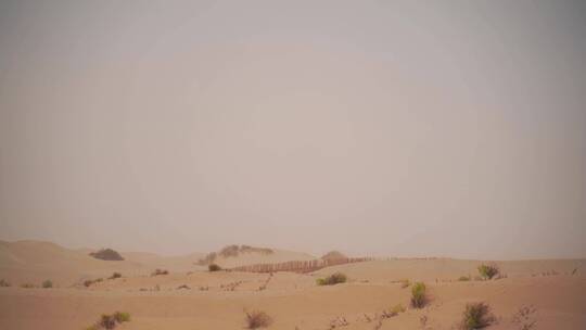 沙漠行驶车窗外风景移动风光景观景色穿梭
