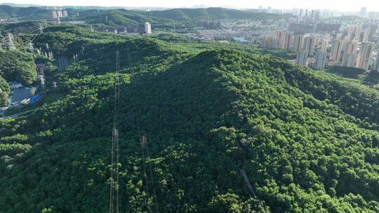 航拍鞍山千山山脉和城市风光视频素材模板下载