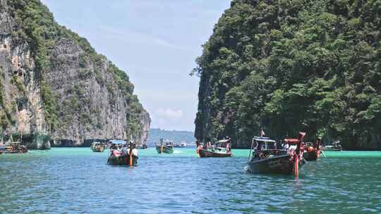 泰国普吉海岛风光长尾船游船游轮