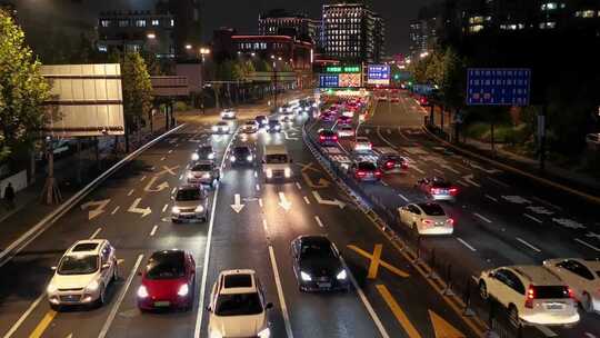 夜间城市交通