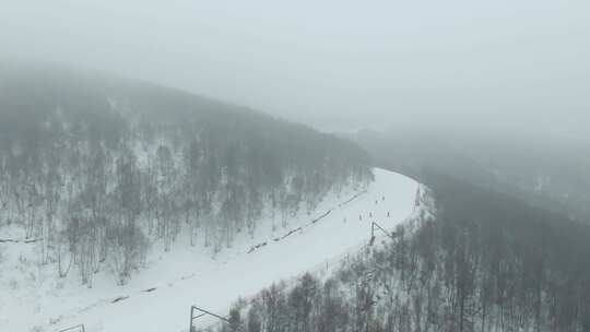 高山雪场雪道滑雪