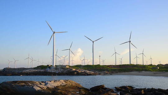 海边风力发电风车群常速视频素材模板下载