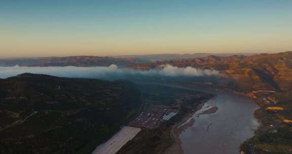 山西陕西黄土高原黄河两岸晨曦云海风光