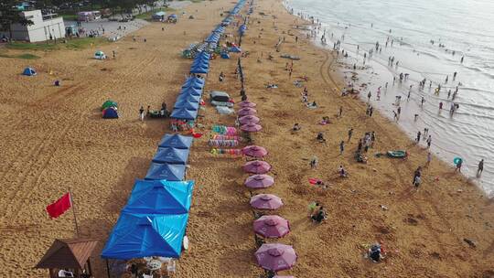 海水浴场，沙滩，海浪，假日，休闲