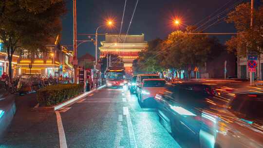 北京鼓楼夜景亮灯车流