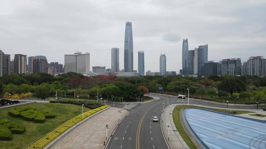 疫情下空荡的东莞城市道路